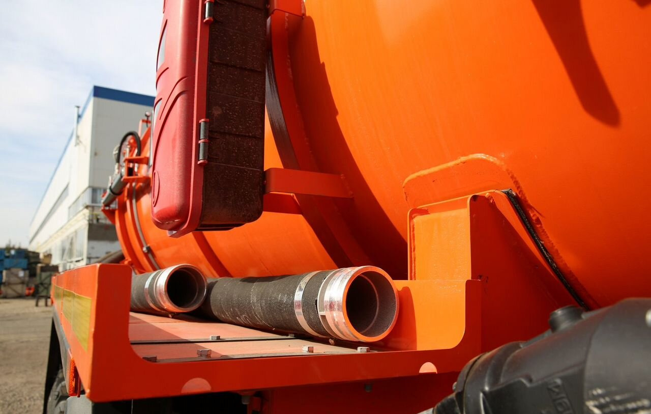 Новый Ассенизатор, илосос КАМАЗ 43118: фото 15