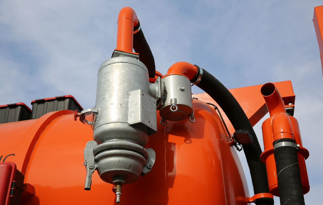 Новый Ассенизатор, илосос КАМАЗ 43118: фото 7