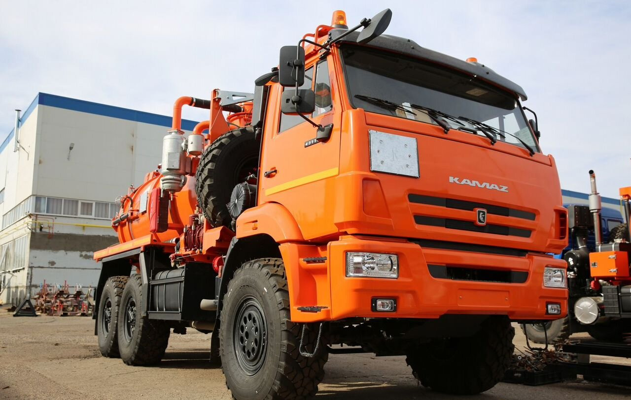 КАМАЗ 43118 - Ассенизатор, илосос: фото 1 КАМАЗ 43118 - Ассенизатор, илосос: фото 1