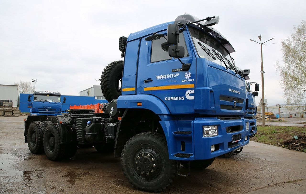 КАМАЗ 65225 - Тягач: фото 1 КАМАЗ 65225 - Тягач: фото 1