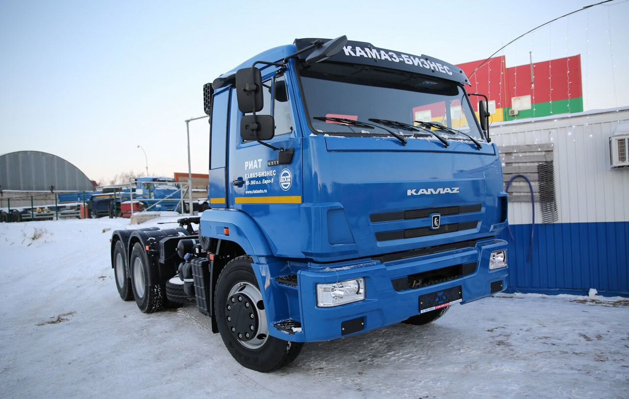 РИАТ 651103 - Тягач: фото 4 РИАТ 651103 - Тягач: фото 4