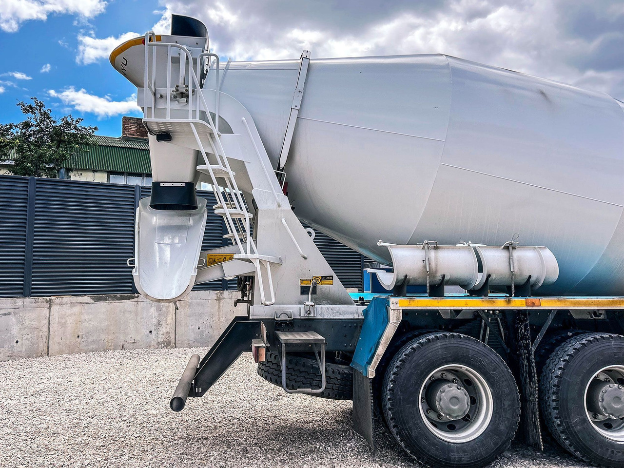 АВТОБЕТОНОСМЕСИТЕЛЬ SITRAK C7H 6x4 10 куб.м - Автобетоносмеситель: фото 3 АВТОБЕТОНОСМЕСИТЕЛЬ SITRAK C7H 6x4 10 куб.м - Автобетоносмеситель: фото 3