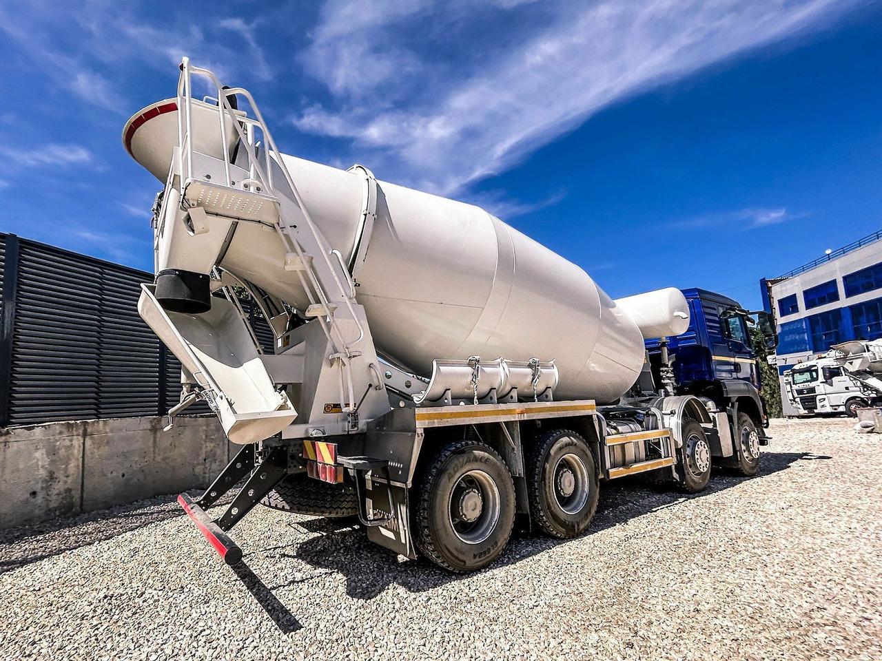 АВТОБЕТОНОСМЕСИТЕЛЬ SITRAK C7H 8x4 12 куб.м - Автобетоносмеситель: фото 4 АВТОБЕТОНОСМЕСИТЕЛЬ SITRAK C7H 8x4 12 куб.м - Автобетоносмеситель: фото 4