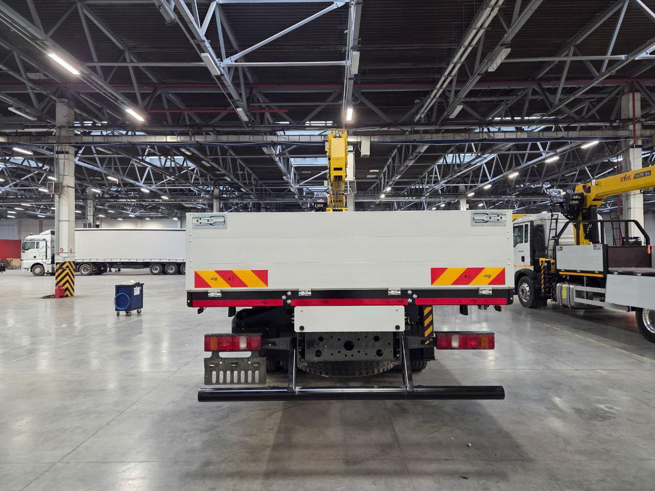 Автомобиль специальный грузовой Атлас Трейлер 6x4 c КМУ HYVA 12 тонн - Автоманипулятор: фото 3 Автомобиль специальный грузовой Атлас Трейлер 6x4 c КМУ HYVA 12 тонн - Автоманипулятор: фото 3