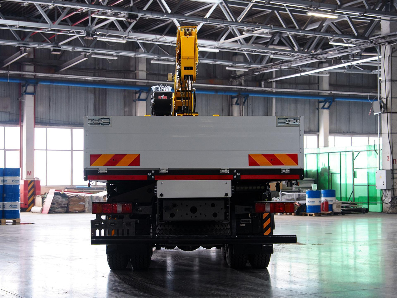 Автомобиль специальный грузовой Атлас Трейлер 6x4 c КМУ HYVA 14 тонн - Автоманипулятор: фото 4 Автомобиль специальный грузовой Атлас Трейлер 6x4 c КМУ HYVA 14 тонн - Автоманипулятор: фото 4