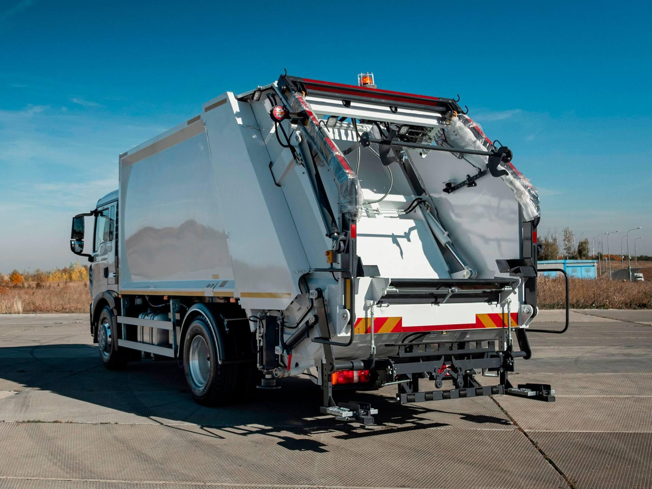 Мусоровоз Атлас Трейлер с задней загрузкой 16 куб.м - Другая техника: фото 2 Мусоровоз Атлас Трейлер с задней загрузкой 16 куб.м - Другая техника: фото 2