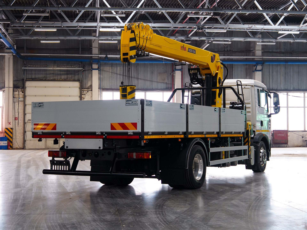 HOWO Автомобиль специальный грузовой Атлас Трейлер 4x2 c КМУ HYVA 8 тонн - Автоманипулятор: фото 5 HOWO Автомобиль специальный грузовой Атлас Трейлер 4x2 c КМУ HYVA 8 тонн - Автоманипулятор: фото 5