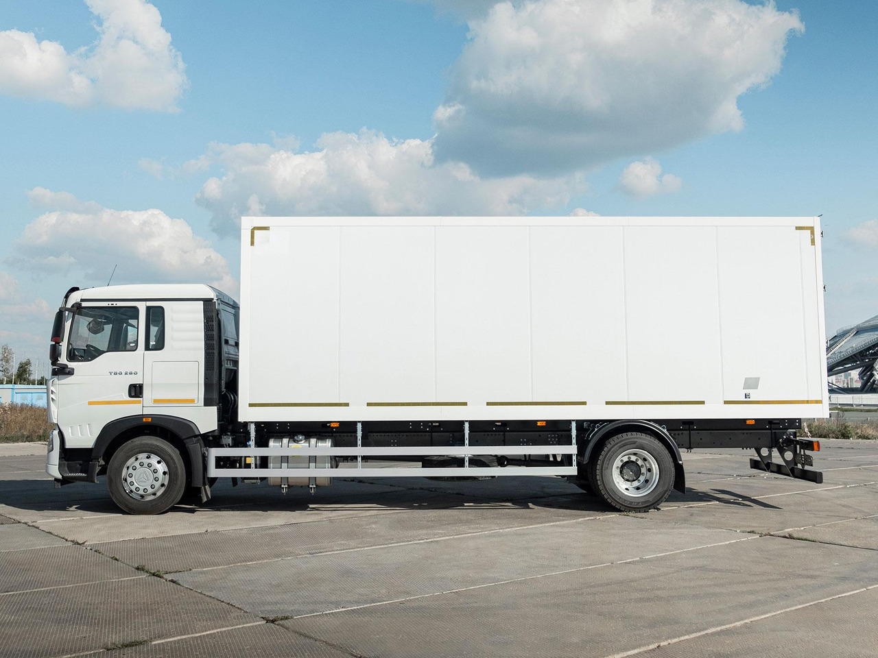 HOWO Рефрижераторный фургон АМЗ на шасси HOWO T5G 4x2 - Рефрижератор: фото 3 HOWO Рефрижераторный фургон АМЗ на шасси HOWO T5G 4x2 - Рефрижератор: фото 3