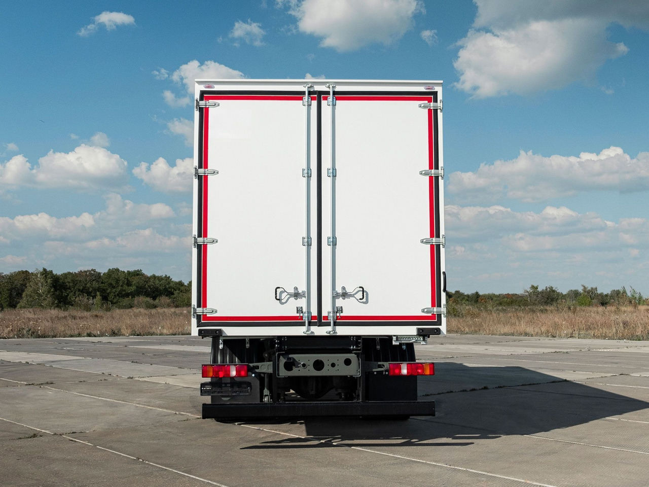 Изотермический фургон АМЗ на шасси HOWO T5G 4x2 - Изотермический грузовик: фото 4 Изотермический фургон АМЗ на шасси HOWO T5G 4x2 - Изотермический грузовик: фото 4