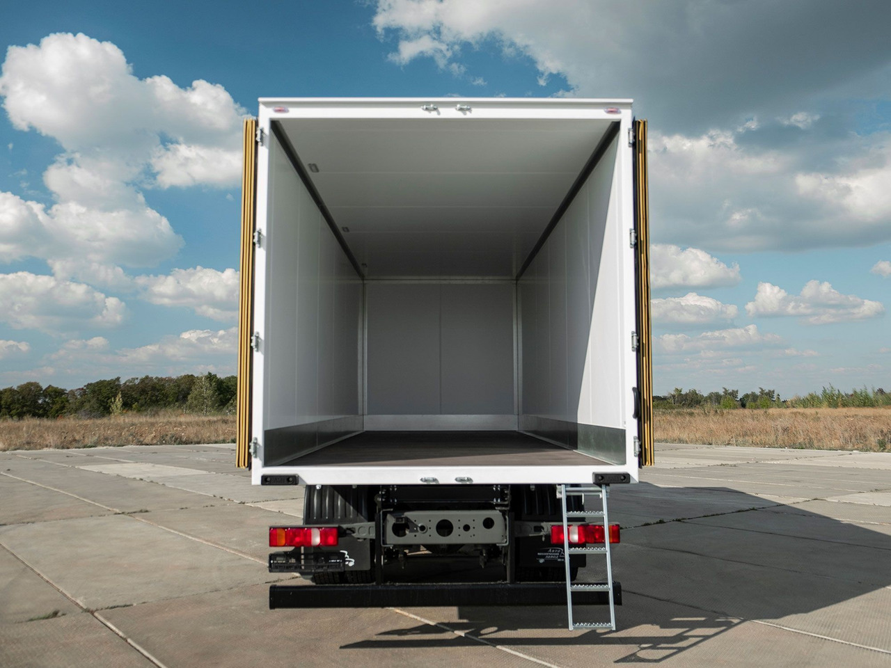 Изотермический грузовик Изотермический фургон АМЗ на шасси HOWO T5G 4x2: фото 9