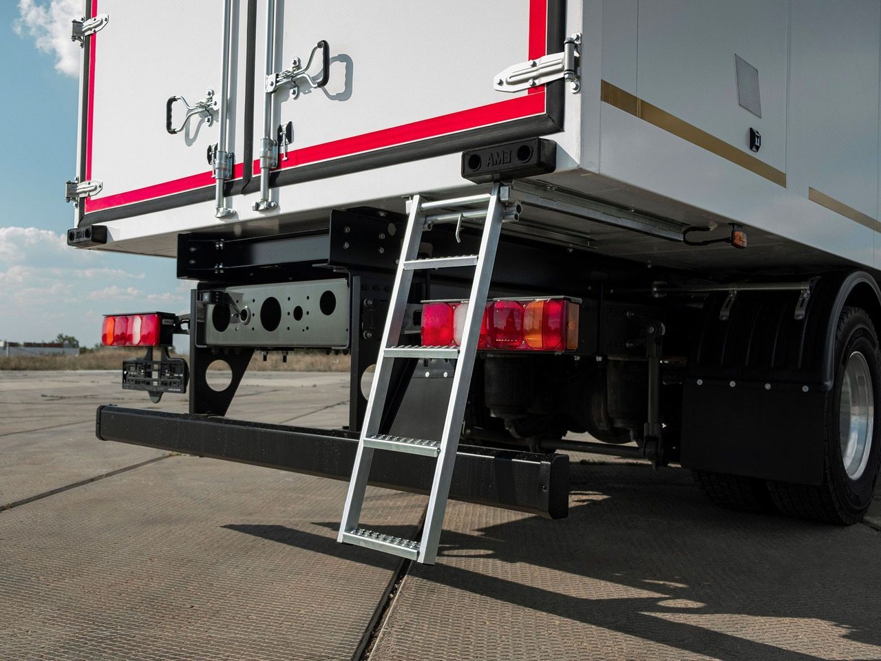 Изотермический грузовик Изотермический фургон АМЗ на шасси HOWO T5G 4x2: фото 17