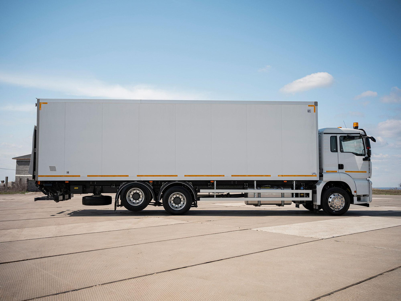 Изотермический грузовик Изотермический фургон АМЗ на шасси SITRAK С7H 6x2: фото 7 Изотермический грузовик Изотермический фургон АМЗ на шасси SITRAK С7H 6x2: фото 7