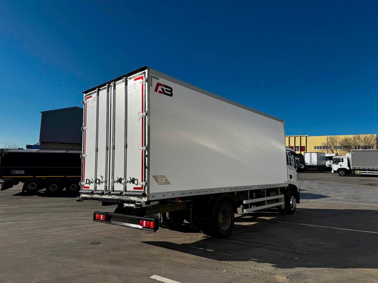 Изотермический фургон Альфаван на шасси HOWO T5G 4x2 АКПП 7600 - Изотермический грузовик: фото 4 Изотермический фургон Альфаван на шасси HOWO T5G 4x2 АКПП 7600 - Изотермический грузовик: фото 4