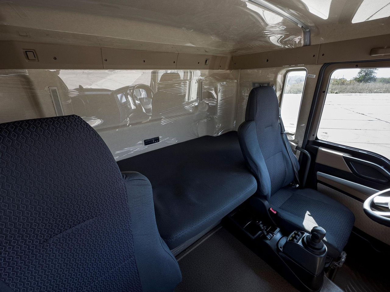 Новый Изотермический грузовик Изотермический фургон СибЕвроВэн на шасси HOWO T5G 4x2 АКПП 8200: фото 11