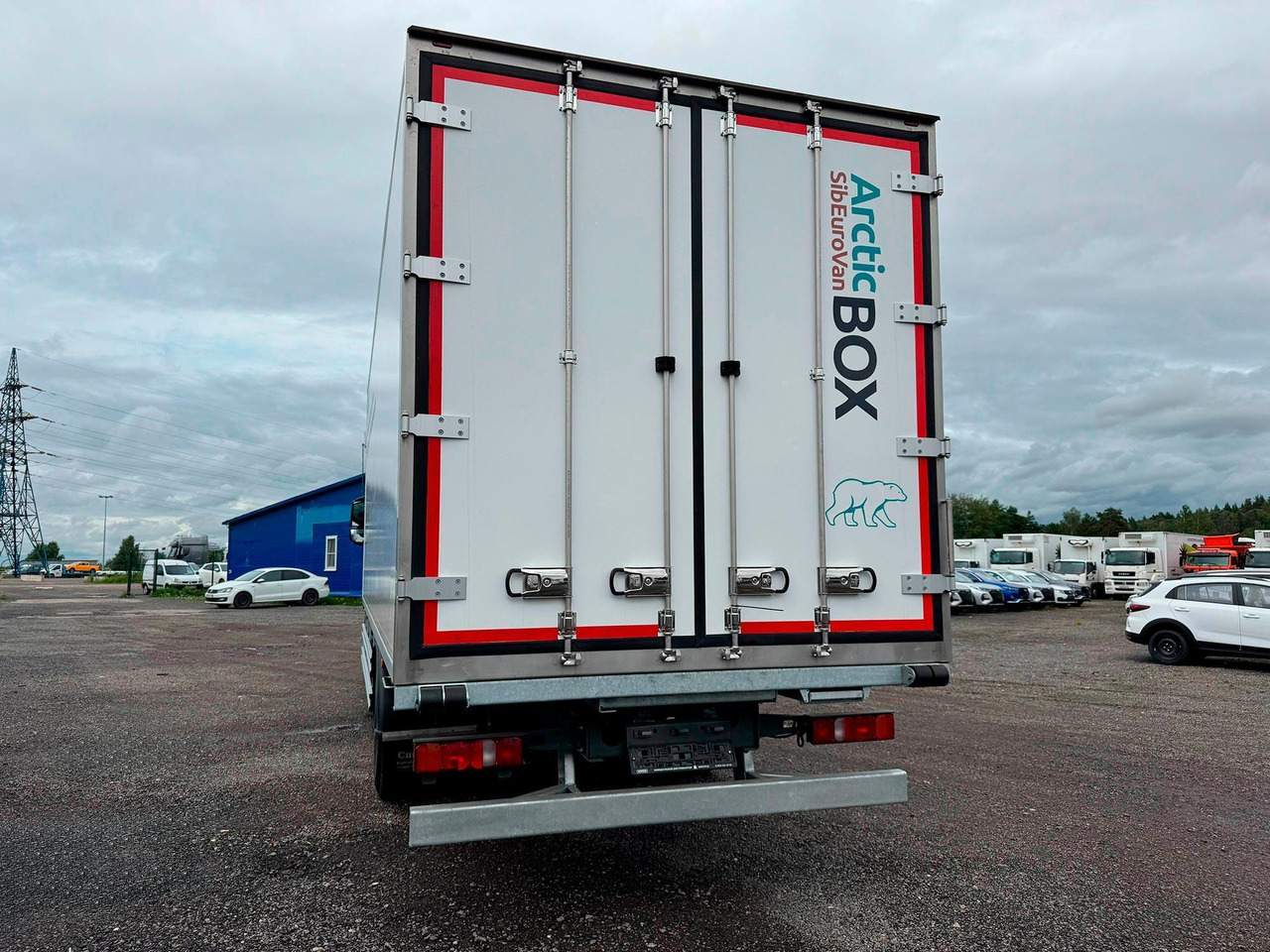 Новый Изотермический грузовик Изотермический фургон СибЕвроВэн на шасси HOWO T5G 4x2 АКПП 8200: фото 7