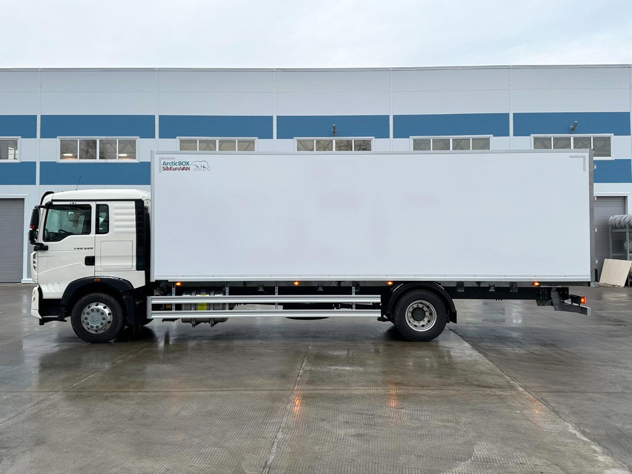 Изотермический фургон СибЕвроВэн на шасси HOWO T5G 4x2 МКПП 7600 - Изотермический грузовик: фото 2 Изотермический фургон СибЕвроВэн на шасси HOWO T5G 4x2 МКПП 7600 - Изотермический грузовик: фото 2