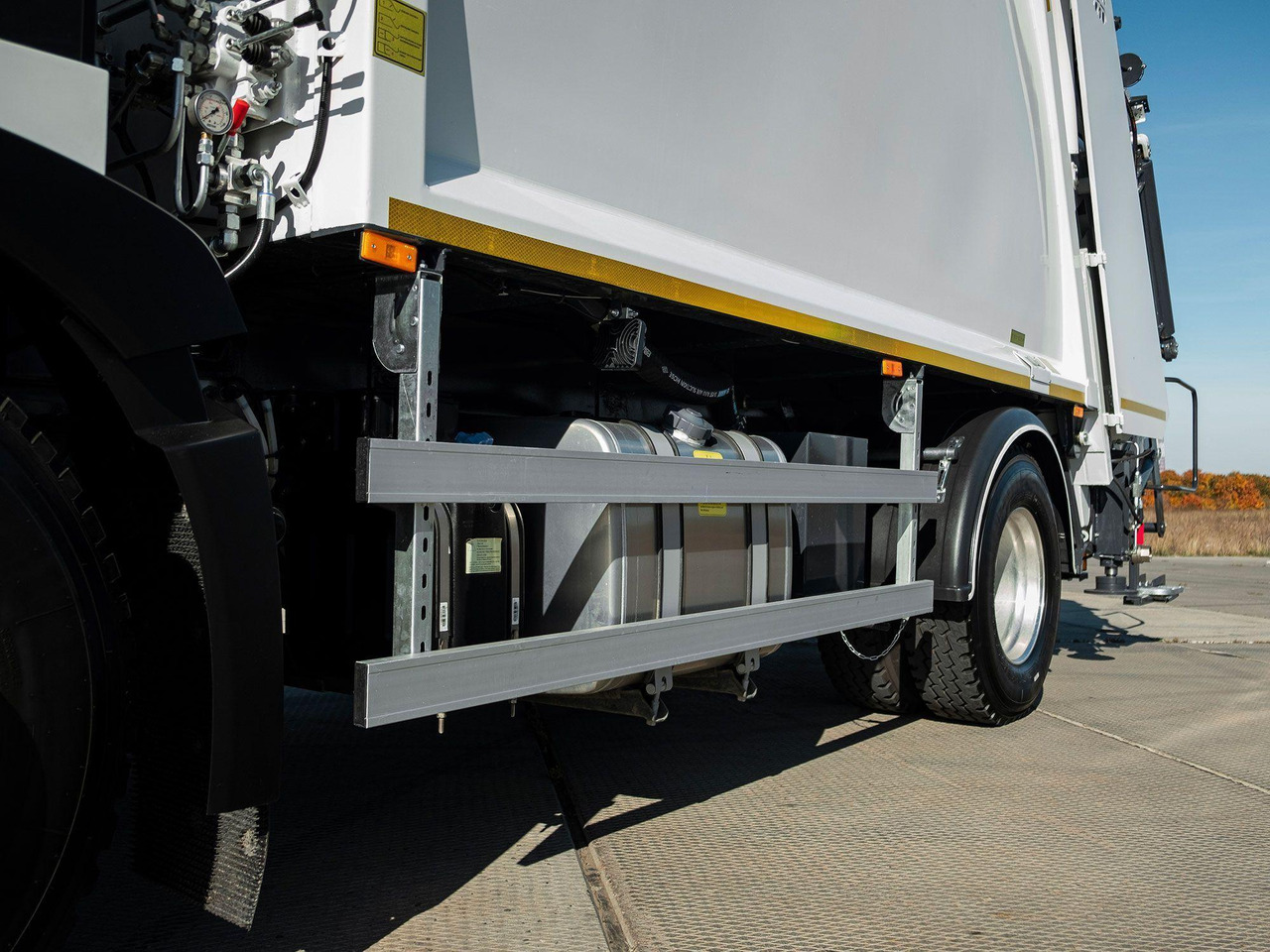 HOWO Мусоровоз Атлас Трейлер с задней загрузкой 16 куб.м - Коммунальная/ Специальная техника: фото 4 HOWO Мусоровоз Атлас Трейлер с задней загрузкой 16 куб.м - Коммунальная/ Специальная техника: фото 4