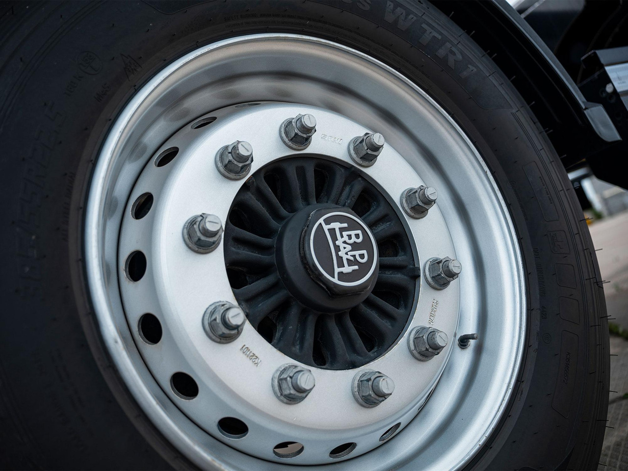 Контейнеровоз универсал оси BPW - Полуприцеп контейнеровоз (BDF, сменный кузов): фото 3 Контейнеровоз универсал оси BPW - Полуприцеп контейнеровоз (BDF, сменный кузов): фото 3