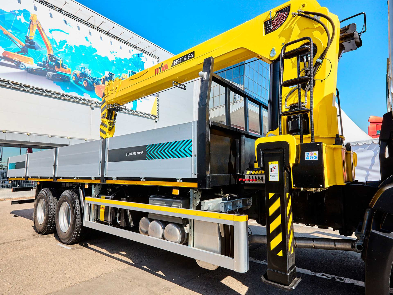 Краноманипуляторная установка HYVA на шасси HOWO T5G 6x4 14 тонн - Автоманипулятор: фото 1 Краноманипуляторная установка HYVA на шасси HOWO T5G 6x4 14 тонн - Автоманипулятор: фото 1