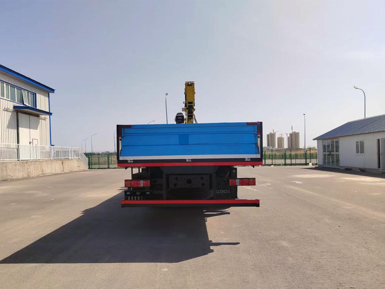 Краноманипуляторная установка HYVA на шасси HOWO T5G 6x4 8 тонн - Автоманипулятор: фото 4 Краноманипуляторная установка HYVA на шасси HOWO T5G 6x4 8 тонн - Автоманипулятор: фото 4