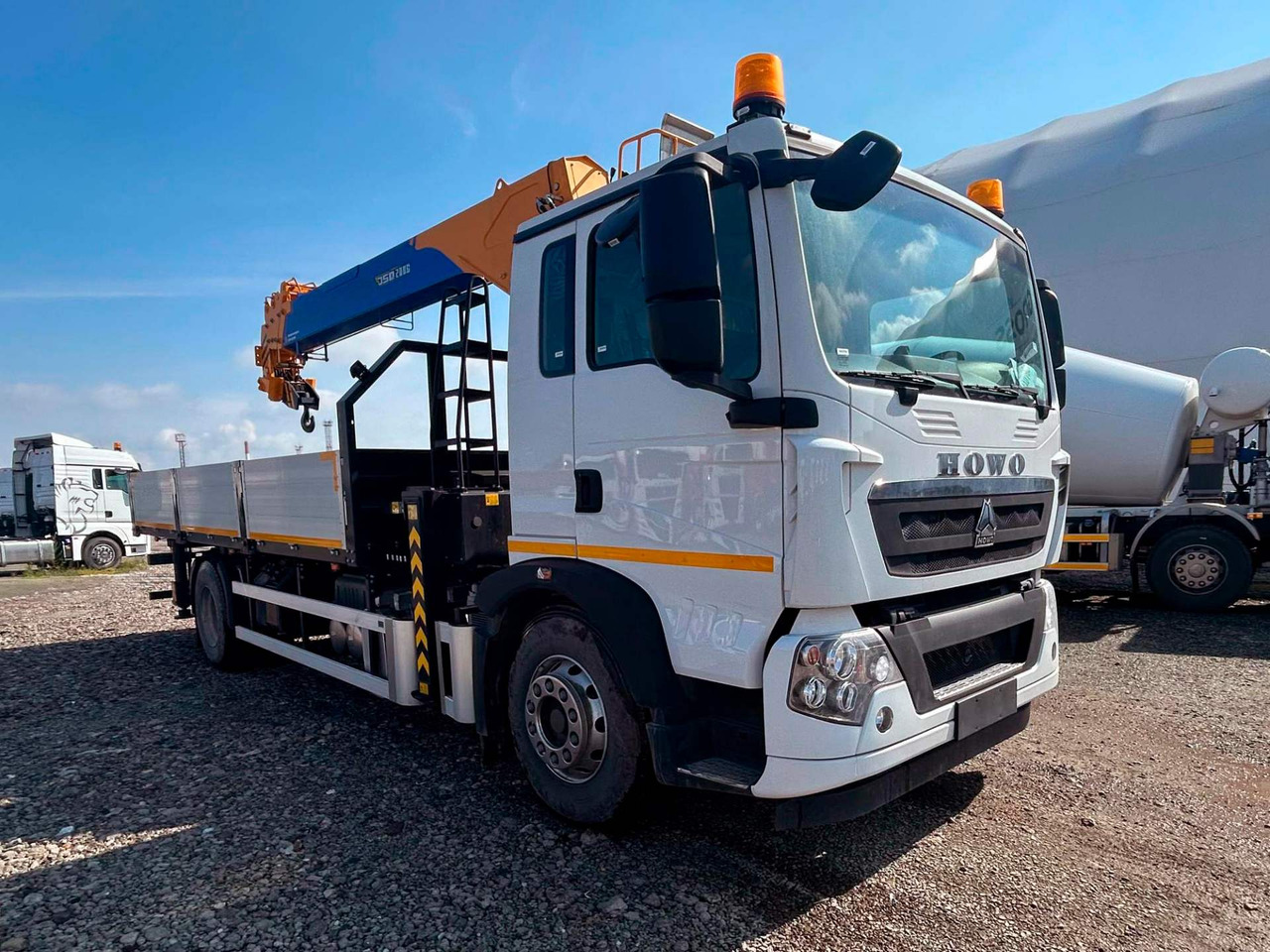 Краноманипуляторная установка Junton на шасси HOWO T5G 4x2 8 тонн - Автоманипулятор: фото 5 Краноманипуляторная установка Junton на шасси HOWO T5G 4x2 8 тонн - Автоманипулятор: фото 5