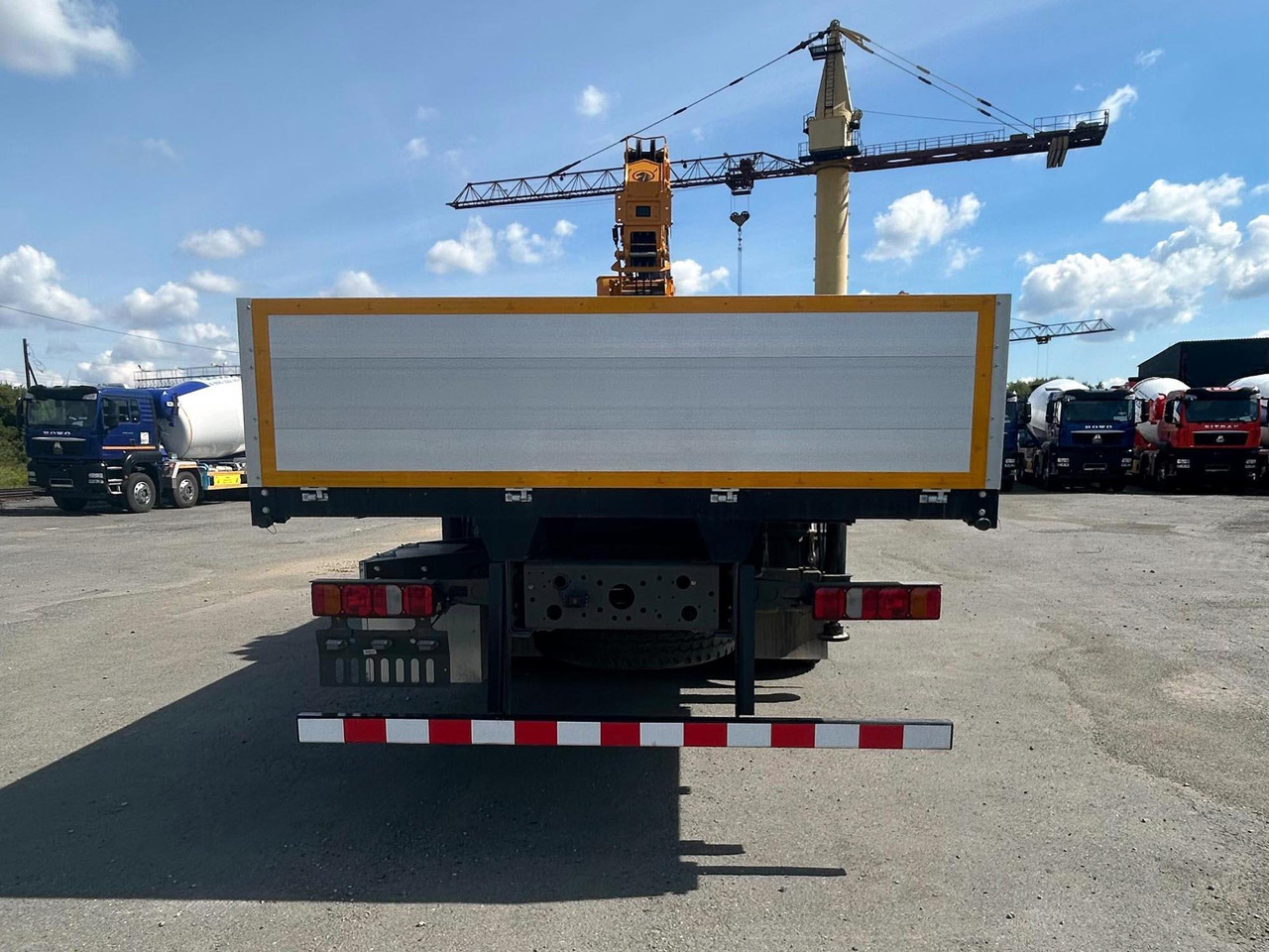 Краноманипуляторная установка Junton на шасси HOWO T5G 6x4 12 тонн - Автоманипулятор: фото 2 Краноманипуляторная установка Junton на шасси HOWO T5G 6x4 12 тонн - Автоманипулятор: фото 2