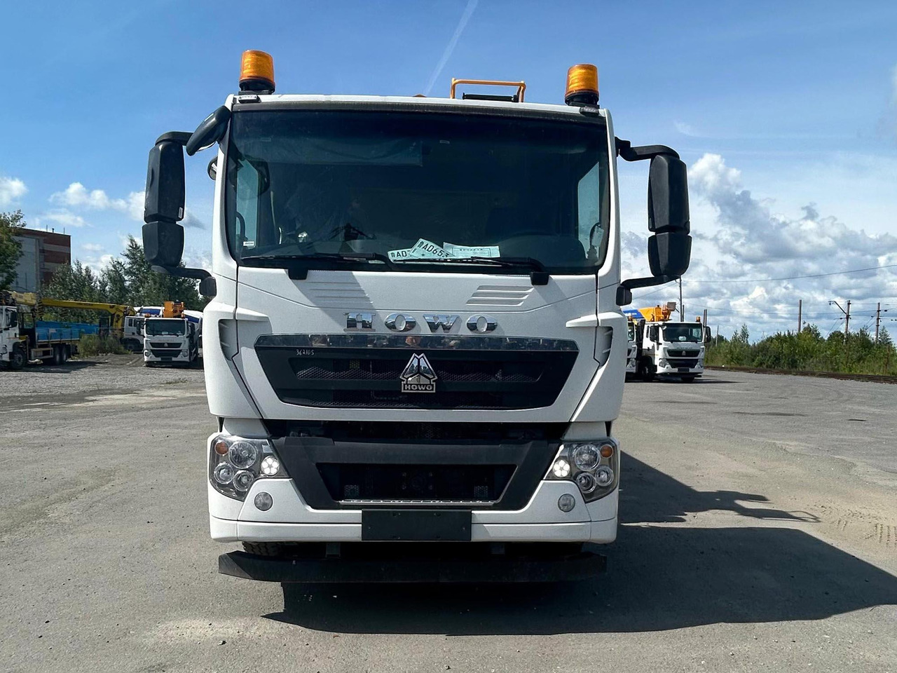 Краноманипуляторная установка Junton на шасси HOWO T5G 6x4 12 тонн - Автоманипулятор: фото 3 Краноманипуляторная установка Junton на шасси HOWO T5G 6x4 12 тонн - Автоманипулятор: фото 3