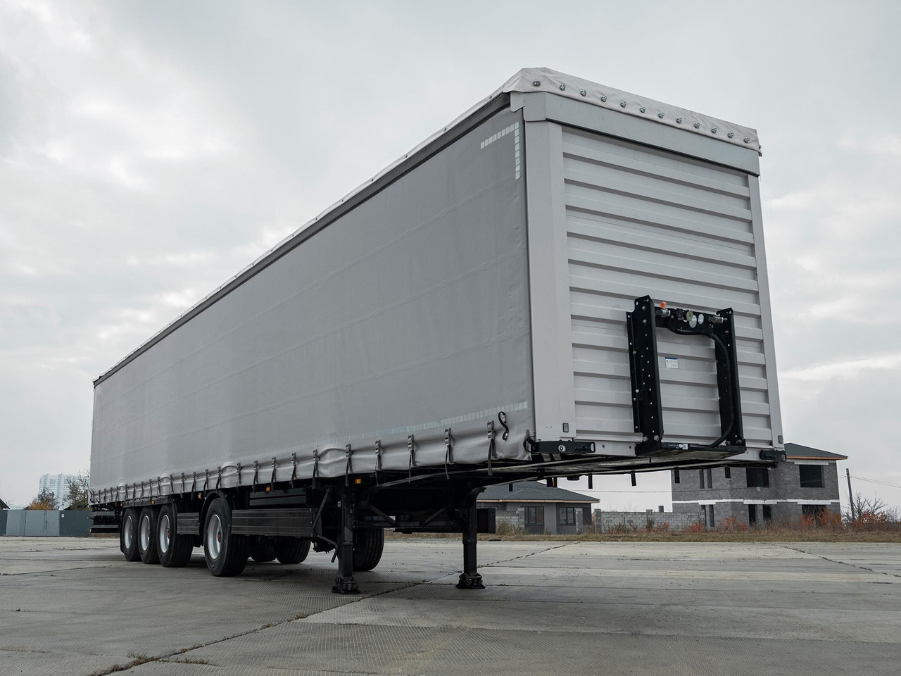Полуприцеп шторный тентованный 110 куб. м, 16 м - Тентованный полуприцеп: фото 4 Полуприцеп шторный тентованный 110 куб. м, 16 м - Тентованный полуприцеп: фото 4