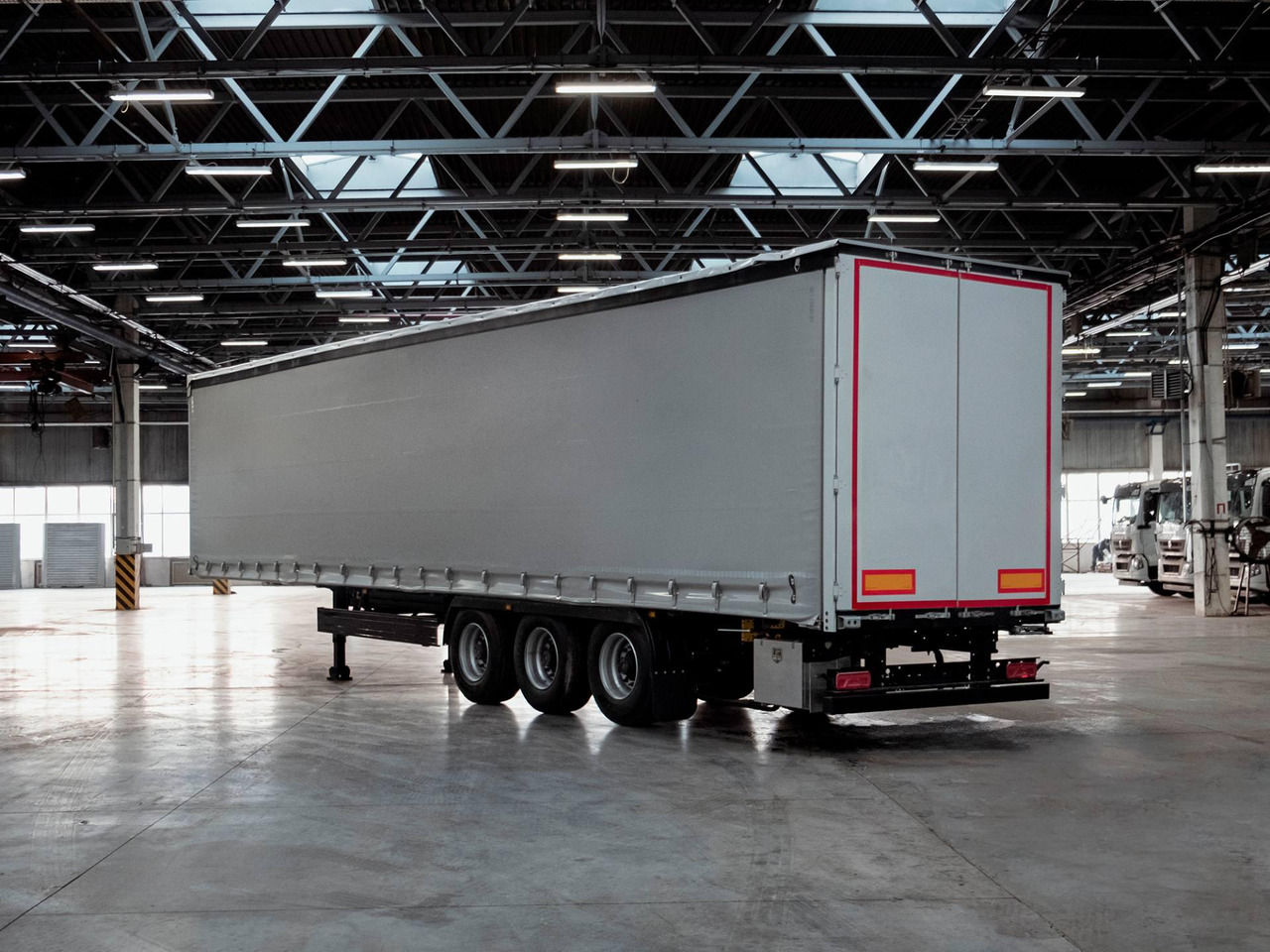 Полуприцеп шторный тентованный 90 куб. м, 13,6 м - Тентованный полуприцеп: фото 4 Полуприцеп шторный тентованный 90 куб. м, 13,6 м - Тентованный полуприцеп: фото 4