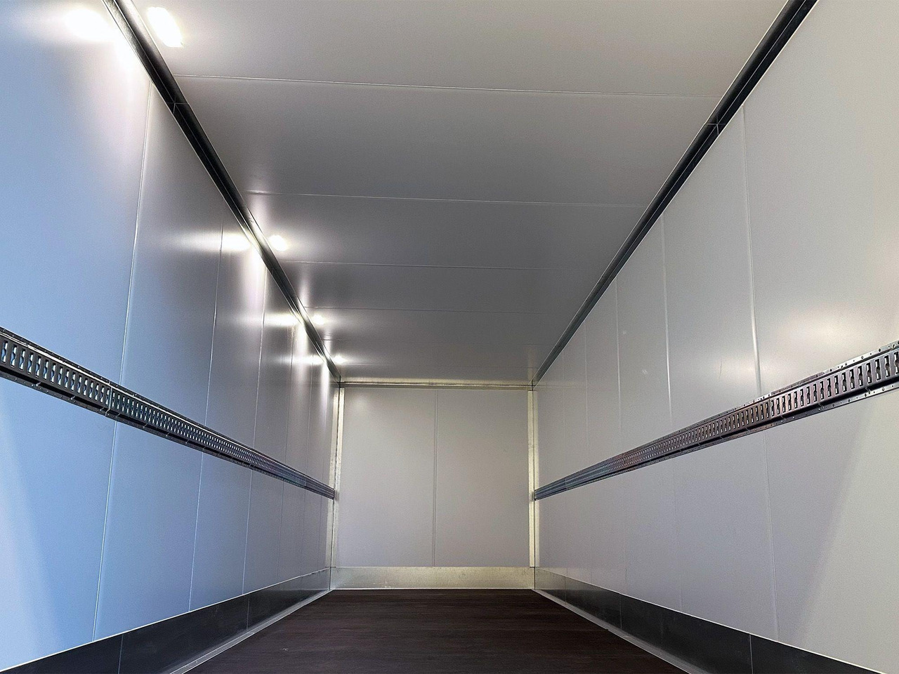 Рефрижераторный фургон АМЗ на шасси SITRAK С7H 6x2 - Рефрижератор: фото 2 Рефрижераторный фургон АМЗ на шасси SITRAK С7H 6x2 - Рефрижератор: фото 2