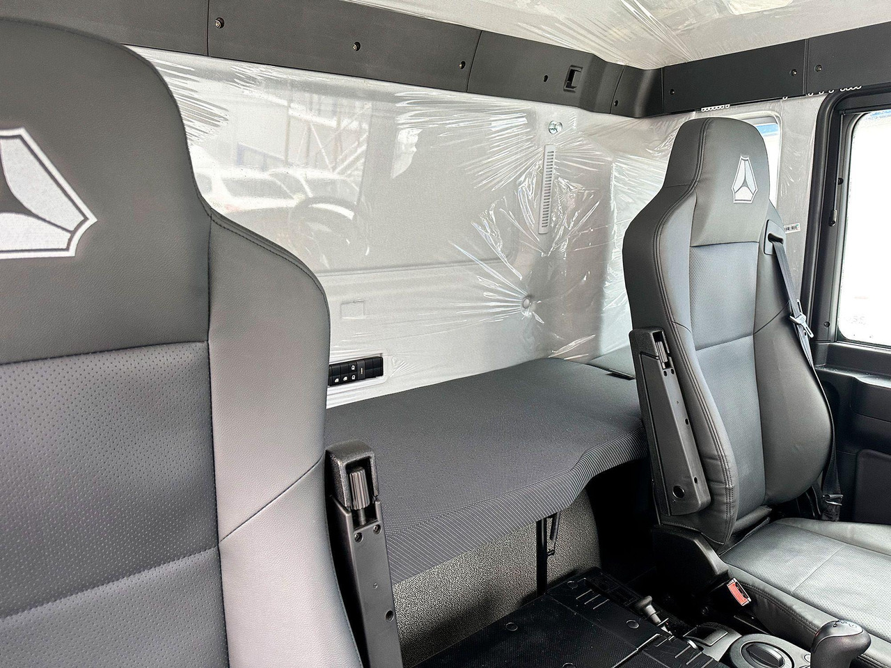 Рефрижератор Рефрижераторный фургон АМЗ на шасси SITRAK С7H 6x2: фото 10