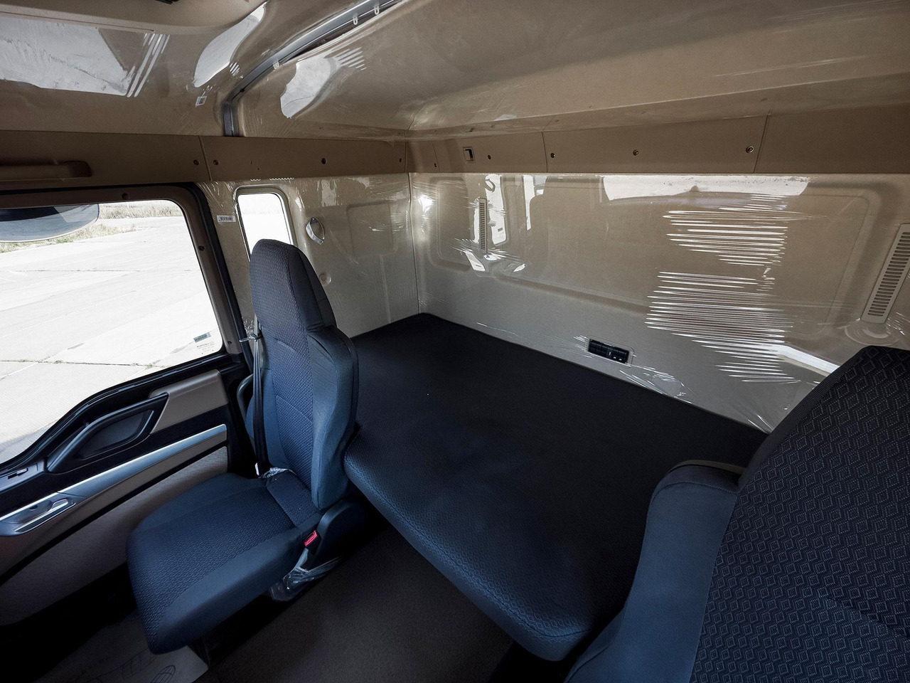 Рефрижератор Рефрижераторный фургон СибЕвроВэн на шасси HOWO T5G 4x2 МКПП 7600: фото 7 Рефрижератор Рефрижераторный фургон СибЕвроВэн на шасси HOWO T5G 4x2 МКПП 7600: фото 7