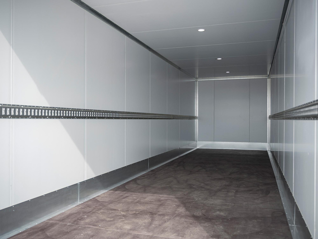 Рефрижераторный фургон Спецмобиль на шасси SITRAK С7H 6x2 - Рефрижератор: фото 2 Рефрижераторный фургон Спецмобиль на шасси SITRAK С7H 6x2 - Рефрижератор: фото 2