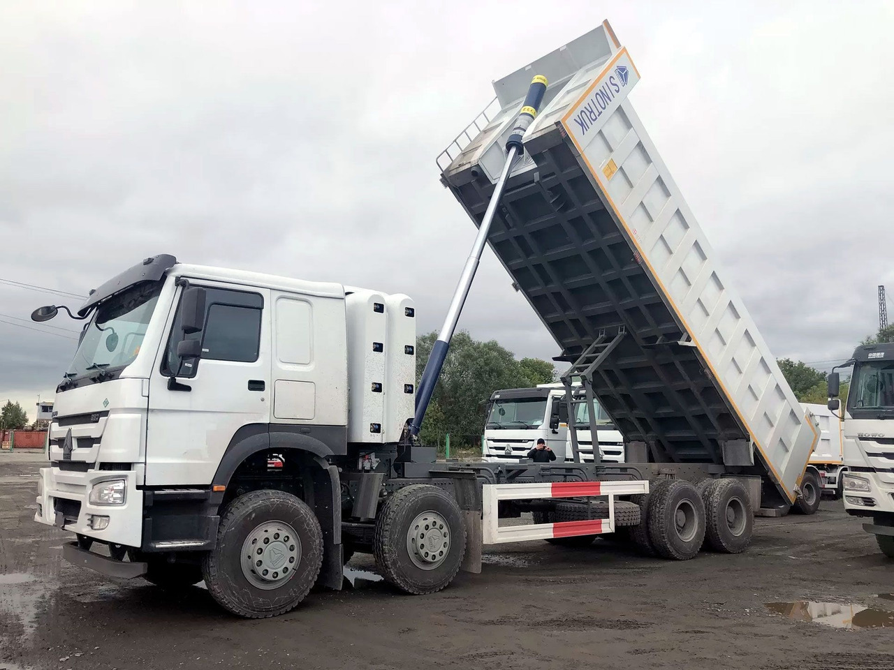 САМОСВАЛ HOWO HW76 8x4 CNG 26,2 куб.м 380 МКПП - Самосвал: фото 1 САМОСВАЛ HOWO HW76 8x4 CNG 26,2 куб.м 380 МКПП - Самосвал: фото 1