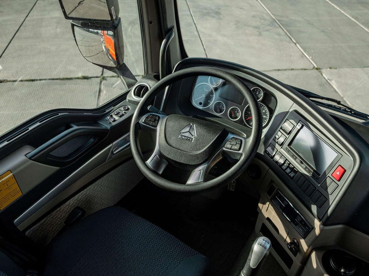 SITRAK АВТОБЕТОНОСМЕСИТЕЛЬ SITRAK 8x4 12 куб.м - Автобетоносмеситель: фото 5 SITRAK АВТОБЕТОНОСМЕСИТЕЛЬ SITRAK 8x4 12 куб.м - Автобетоносмеситель: фото 5