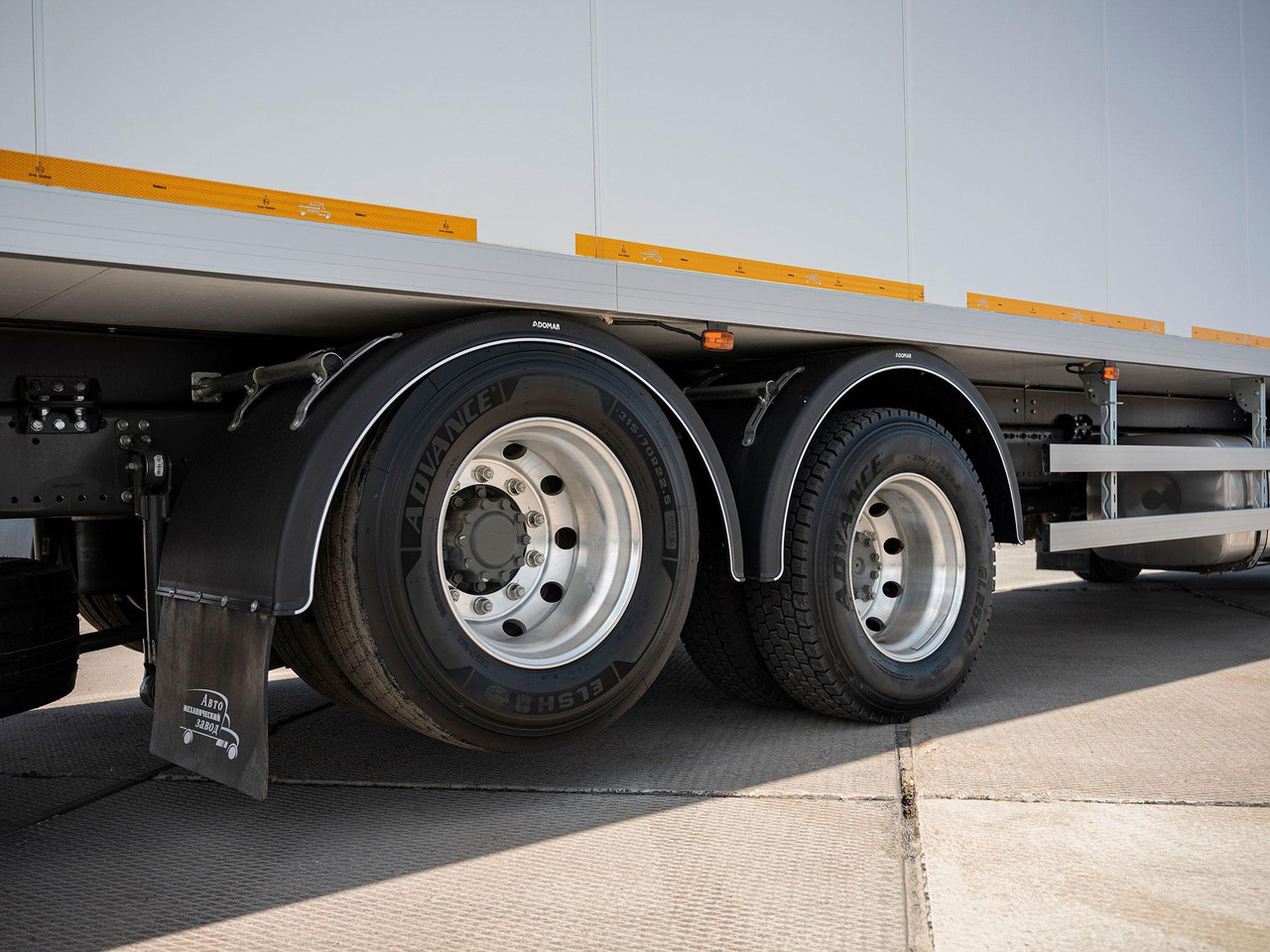 SITRAK Изотермический фургон АМЗ на шасси SITRAK С7H 6x2 - Изотермический грузовик: фото 4 SITRAK Изотермический фургон АМЗ на шасси SITRAK С7H 6x2 - Изотермический грузовик: фото 4