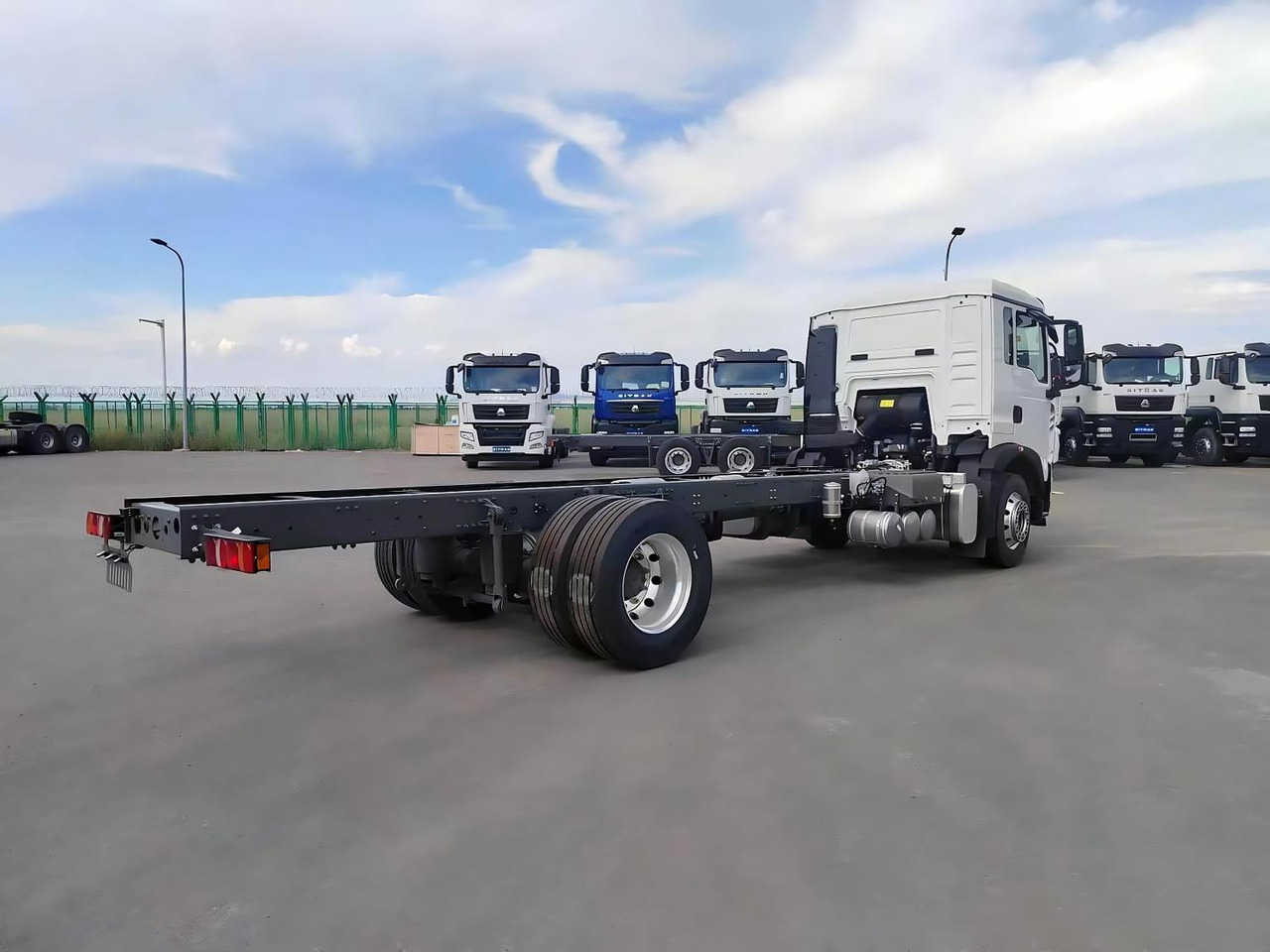 Шасси HOWO T5G 4x2 280 пневма, АКПП, 4700 - Грузовик-шасси: фото 5 Шасси HOWO T5G 4x2 280 пневма, АКПП, 4700 - Грузовик-шасси: фото 5