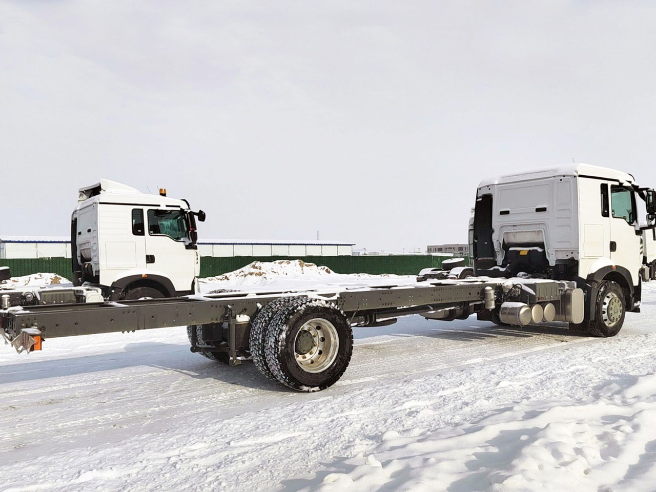 Шасси HOWO T5G 4x2 280 пневма, АКПП, 6200 - Грузовик-шасси: фото 1 Шасси HOWO T5G 4x2 280 пневма, АКПП, 6200 - Грузовик-шасси: фото 1