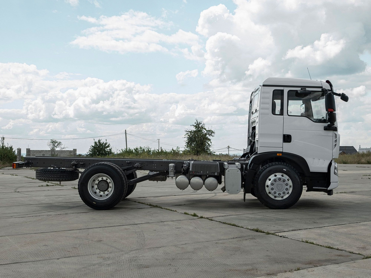 Новый Грузовик-шасси Шасси HOWO T5G 4x2 280 рессоры, АКПП+КОМ, 4000: фото 6