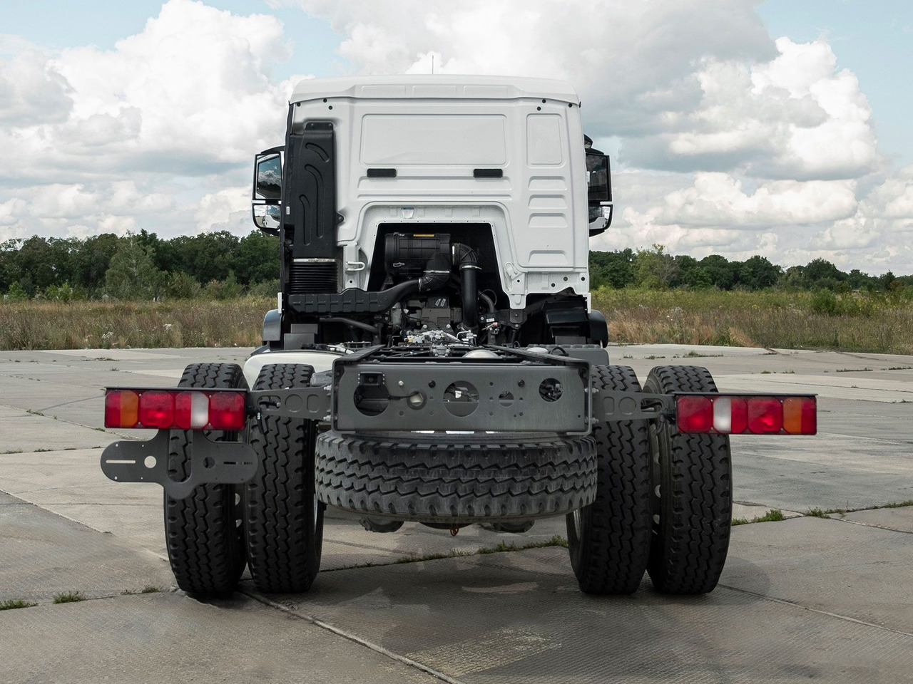 Шасси HOWO T5G 4x2 280 рессоры, АКПП+КОМ, 4000 - Грузовик-шасси: фото 4 Шасси HOWO T5G 4x2 280 рессоры, АКПП+КОМ, 4000 - Грузовик-шасси: фото 4