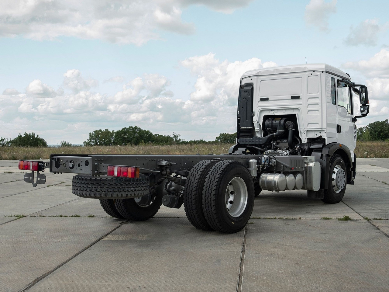 Шасси HOWO T5G 4x2 280 рессоры, АКПП+КОМ, 4000 - Грузовик-шасси: фото 5 Шасси HOWO T5G 4x2 280 рессоры, АКПП+КОМ, 4000 - Грузовик-шасси: фото 5