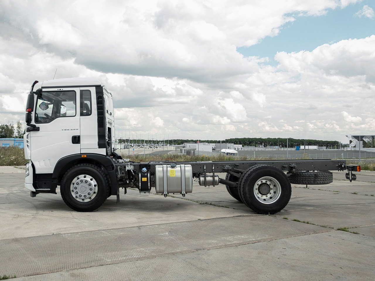 Шасси HOWO T5G 4x2 280 рессоры, АКПП+КОМ, 4000 - Грузовик-шасси: фото 2 Шасси HOWO T5G 4x2 280 рессоры, АКПП+КОМ, 4000 - Грузовик-шасси: фото 2