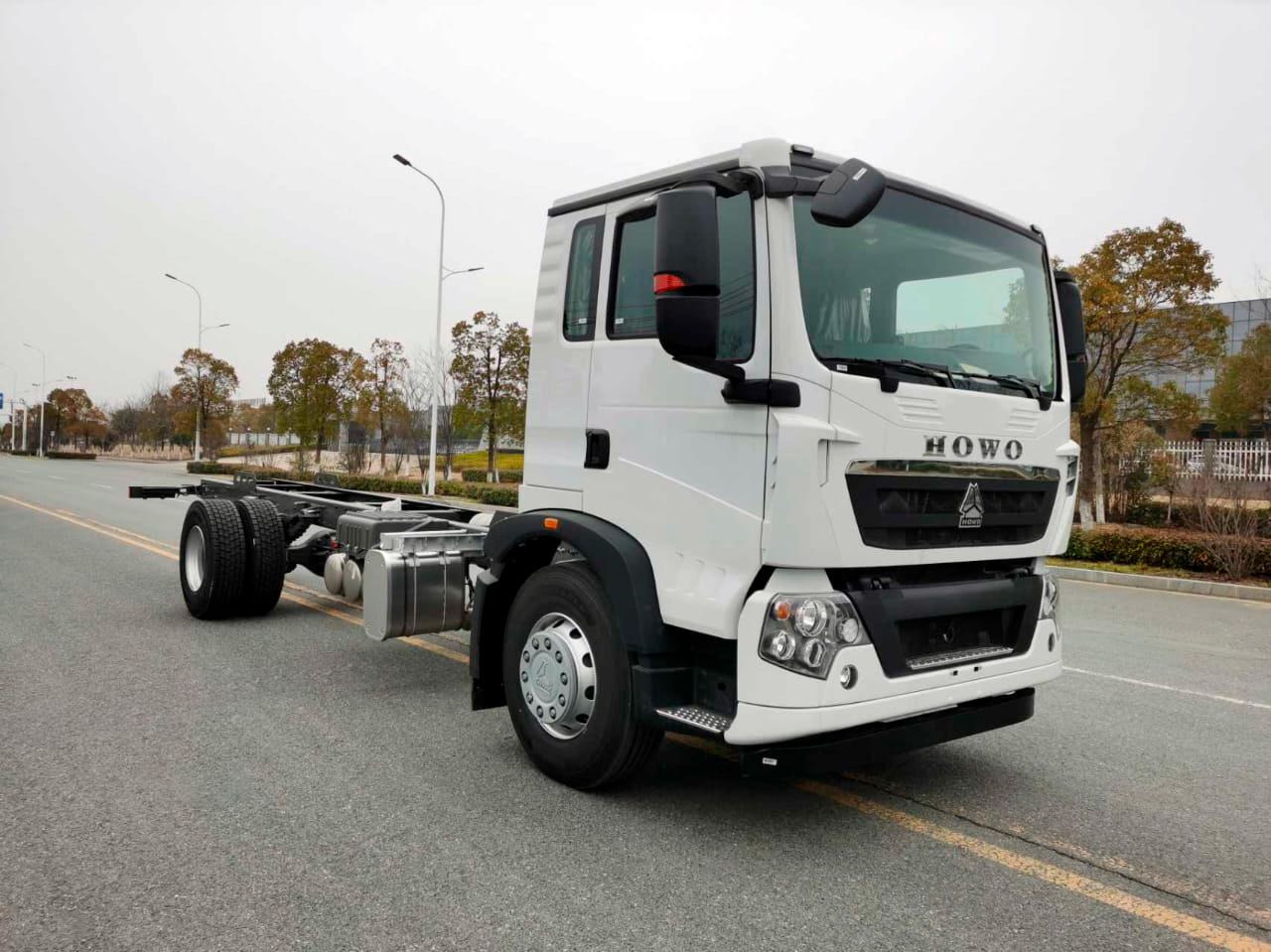 Новый Грузовик-шасси Шасси HOWO T5G 4x2 280 рессоры, МКПП+КОМ, 5600: фото 6