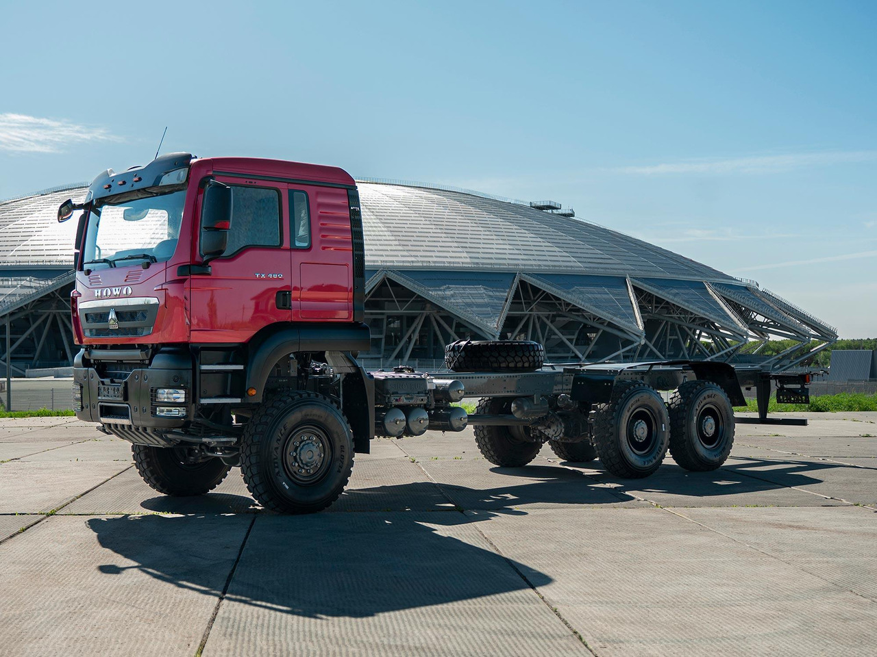 Шасси HOWO T5G 6х6 480 рессоры, МКПП+КОМ, 5200 - Грузовик-шасси: фото 1 Шасси HOWO T5G 6х6 480 рессоры, МКПП+КОМ, 5200 - Грузовик-шасси: фото 1