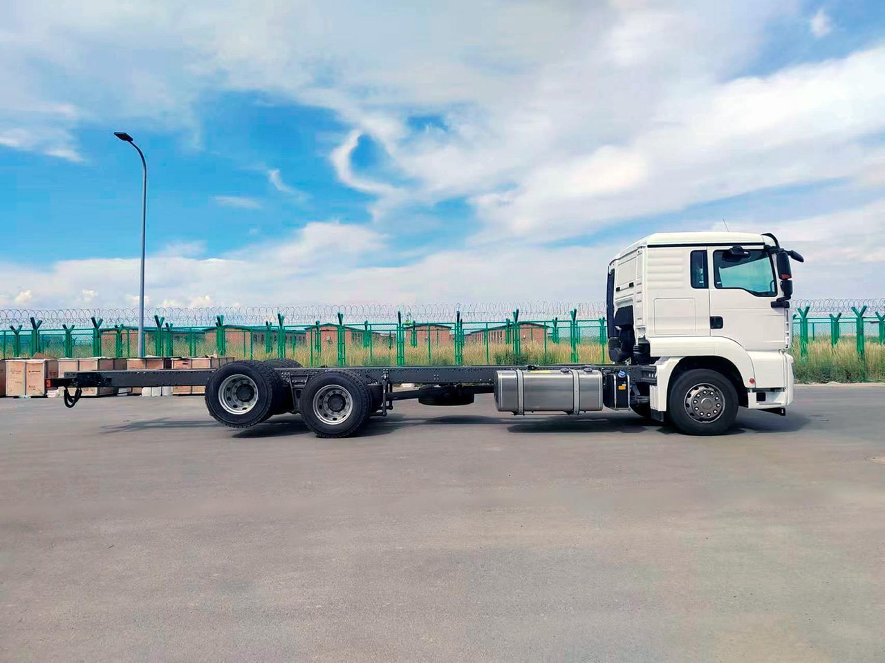 Шасси SITRAK C7H 6x2 400 пневма, АКПП+КОМ, G, 5500 - Грузовик-шасси: фото 2 Шасси SITRAK C7H 6x2 400 пневма, АКПП+КОМ, G, 5500 - Грузовик-шасси: фото 2