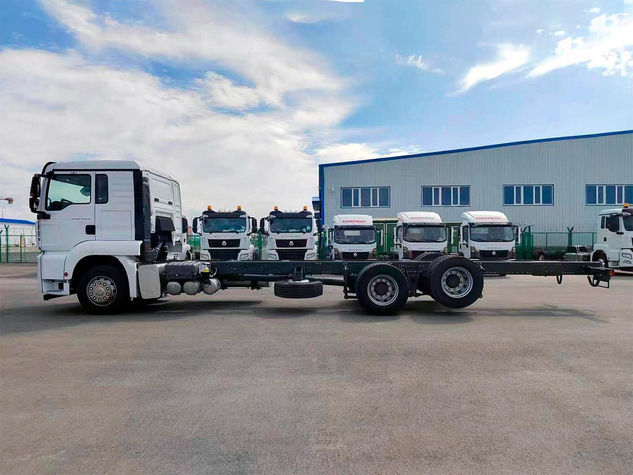 Новый Грузовик-шасси Шасси SITRAK C7H 6x2 400 пневма, АКПП+КОМ, G, 5500: фото 6