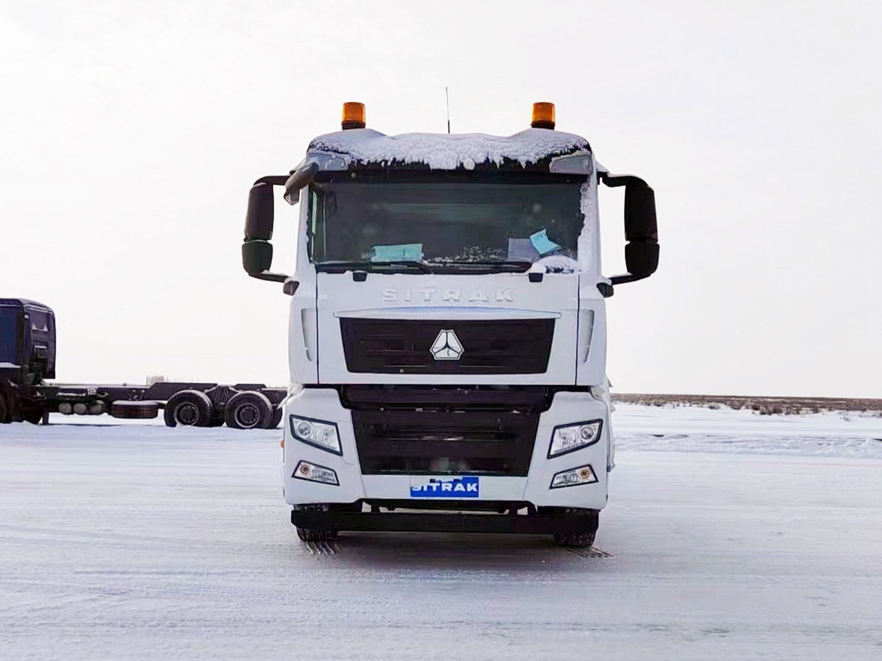 Шасси SITRAK C7H 6x2 400 пневма, АКПП+КОМ, M, 5500 - Грузовик-шасси: фото 2 Шасси SITRAK C7H 6x2 400 пневма, АКПП+КОМ, M, 5500 - Грузовик-шасси: фото 2