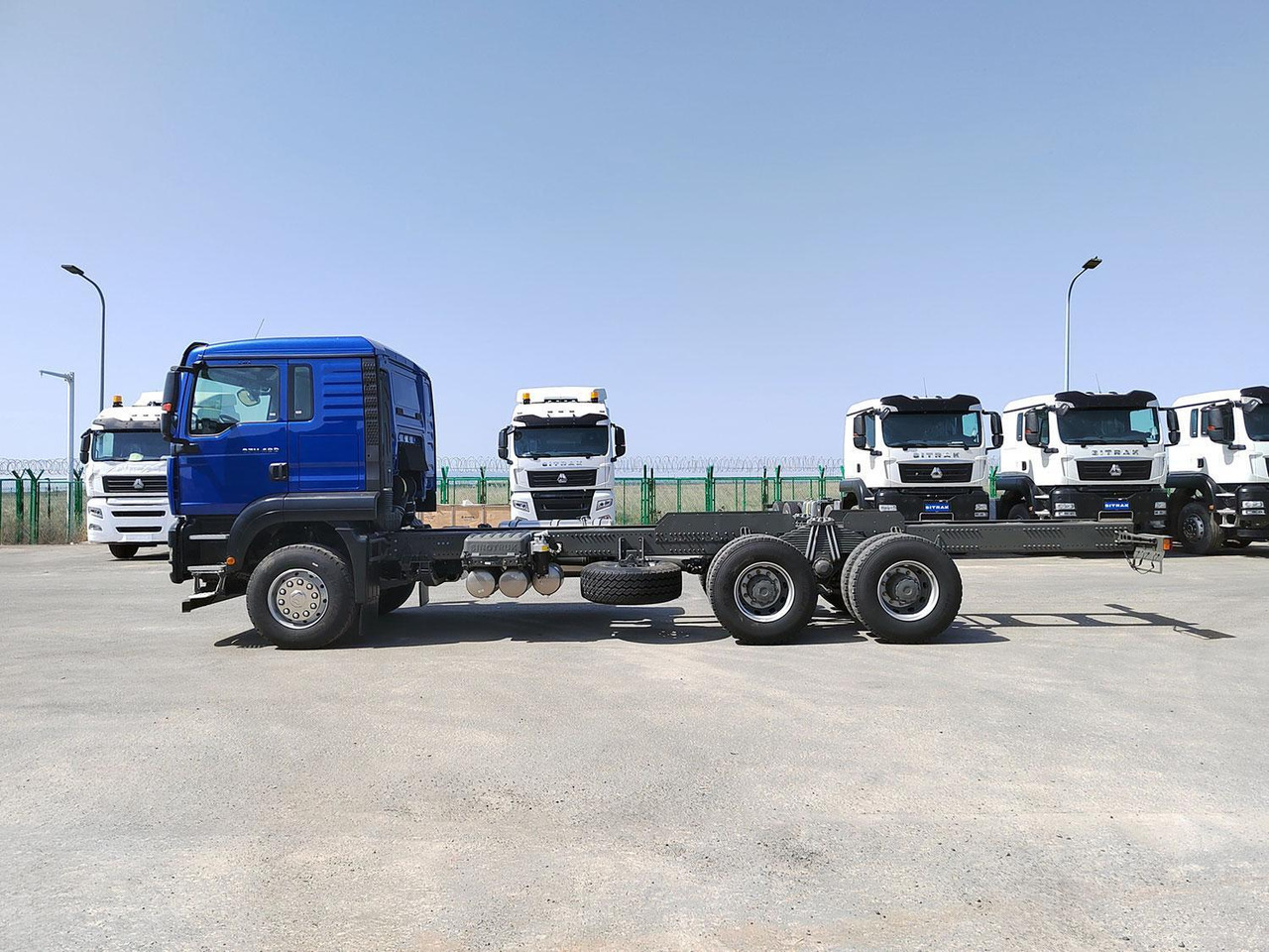 Шасси SITRAK C7H 6x4 480 пневма, АКПП+РЕТ+КОМ, 5100 - Грузовик-шасси: фото 2 Шасси SITRAK C7H 6x4 480 пневма, АКПП+РЕТ+КОМ, 5100 - Грузовик-шасси: фото 2