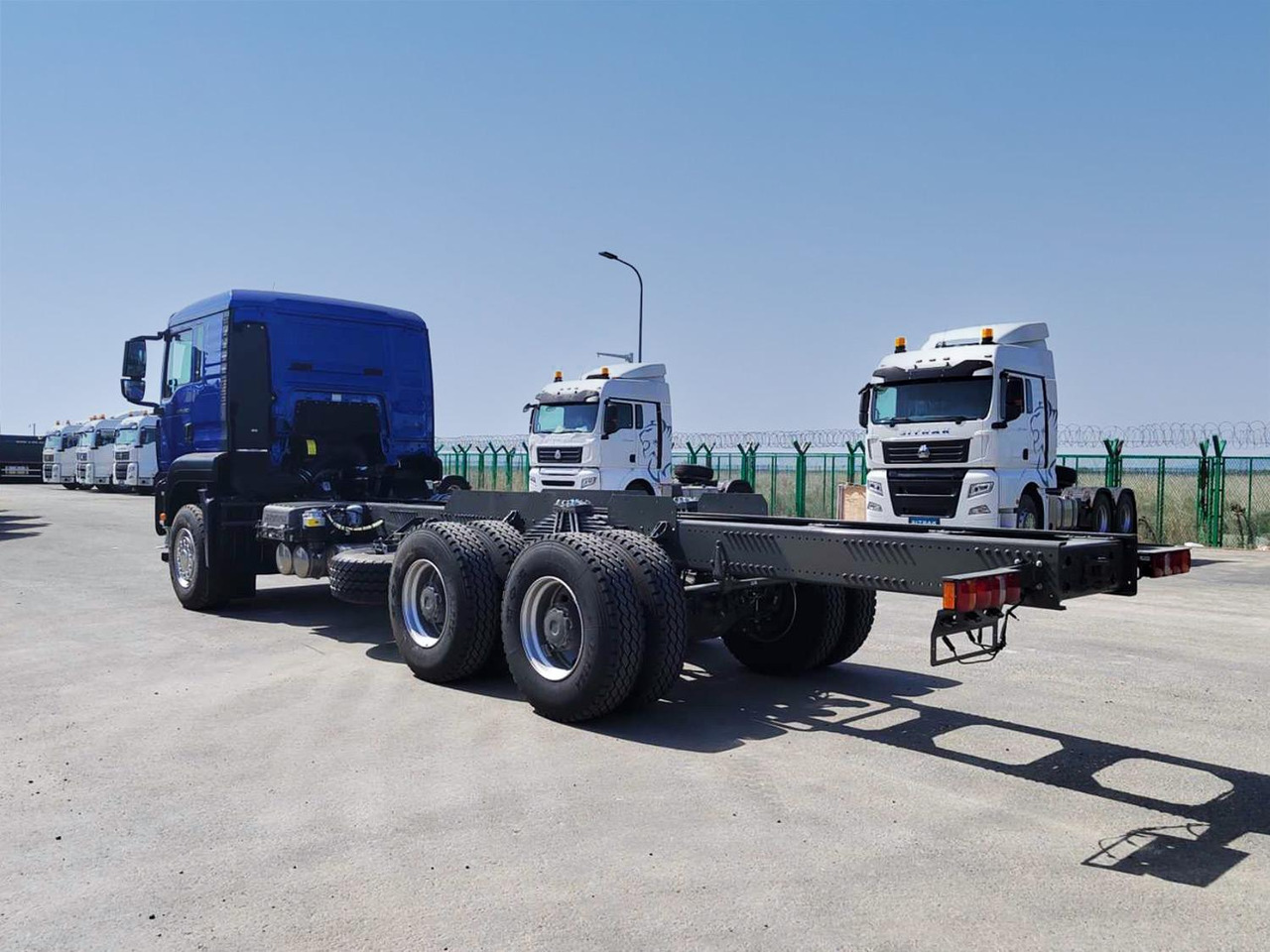 Шасси SITRAK C7H 6x4 480 пневма, АКПП+РЕТ+КОМ, 5100 - Грузовик-шасси: фото 3 Шасси SITRAK C7H 6x4 480 пневма, АКПП+РЕТ+КОМ, 5100 - Грузовик-шасси: фото 3