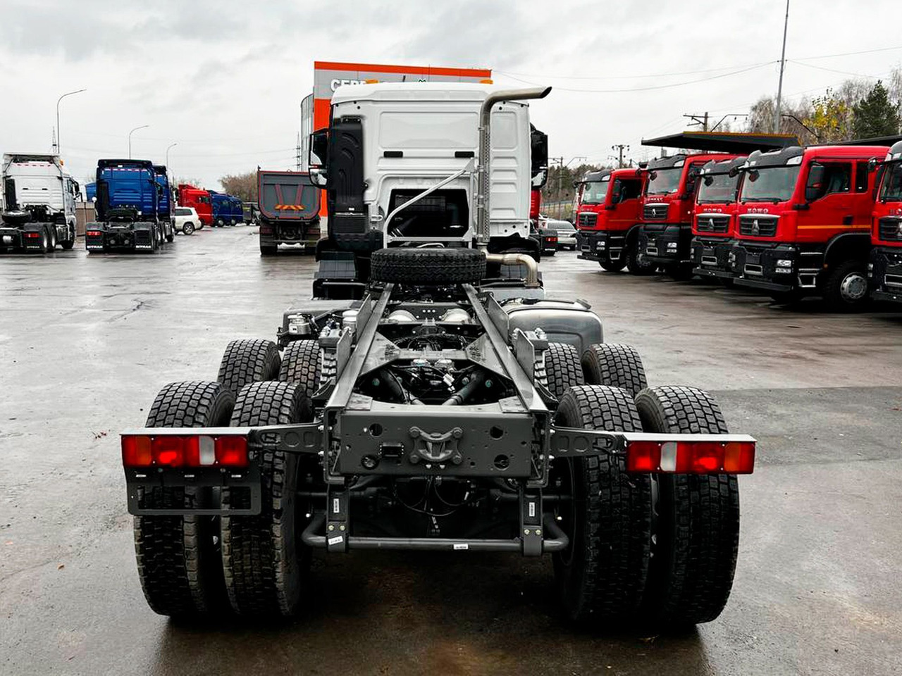 Шасси SITRAK C7H 8x4 480 рессоры, АКПП+КОМ, 3000 - Грузовик-шасси: фото 5 Шасси SITRAK C7H 8x4 480 рессоры, АКПП+КОМ, 3000 - Грузовик-шасси: фото 5